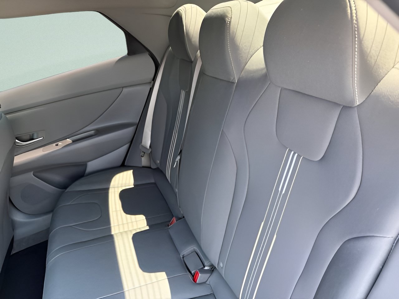 Used 2025 Hyundai Elantra Sport FWD image 13