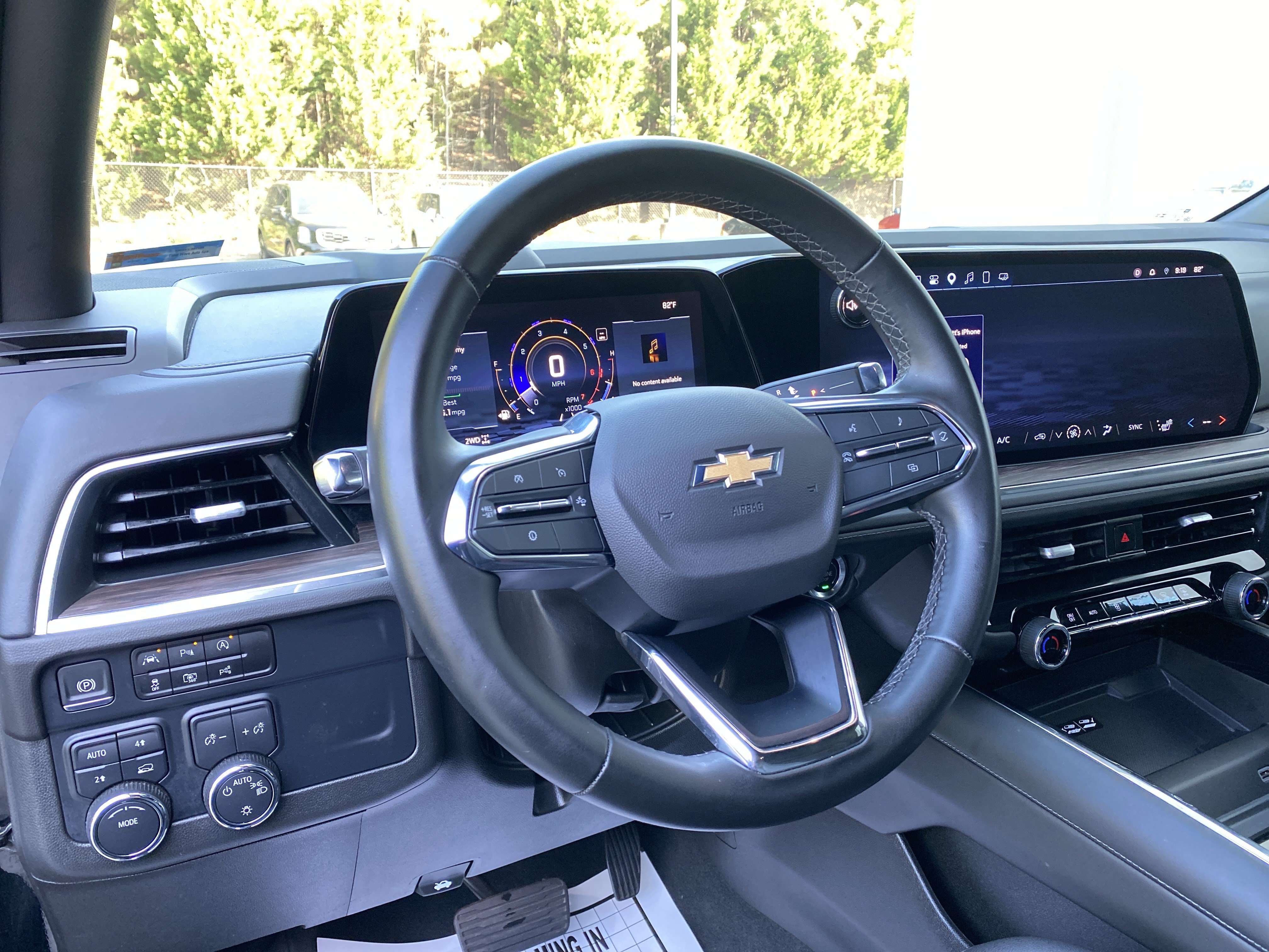 Used 2025 Chevrolet Tahoe LT AWD/4WD image 17