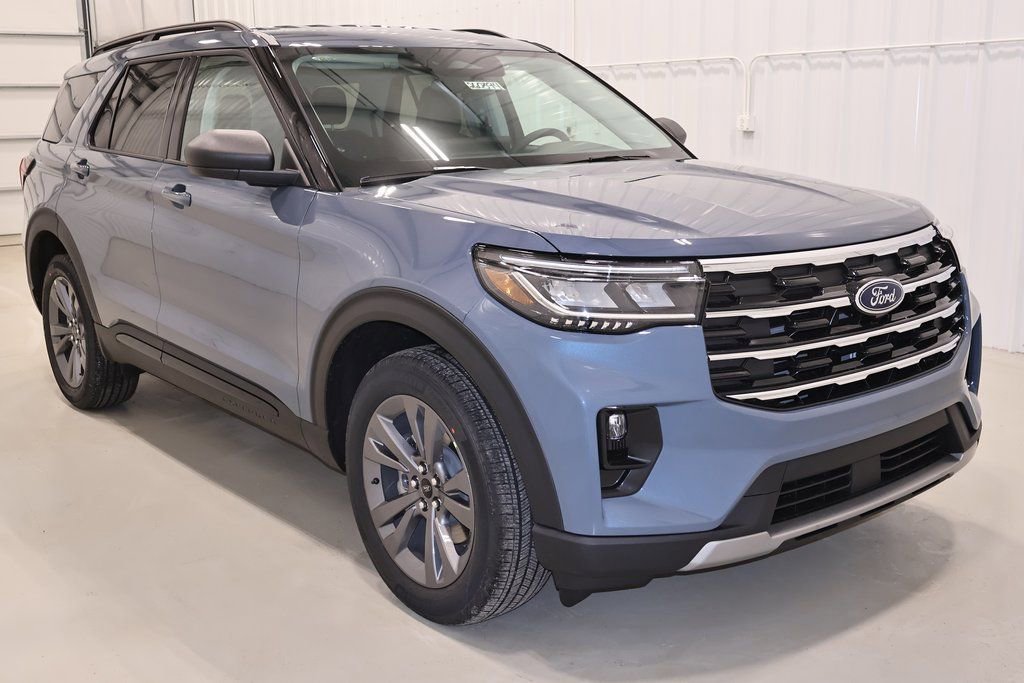 New 2026 Ford Explorer Active w/ Active Comfort Package image 3