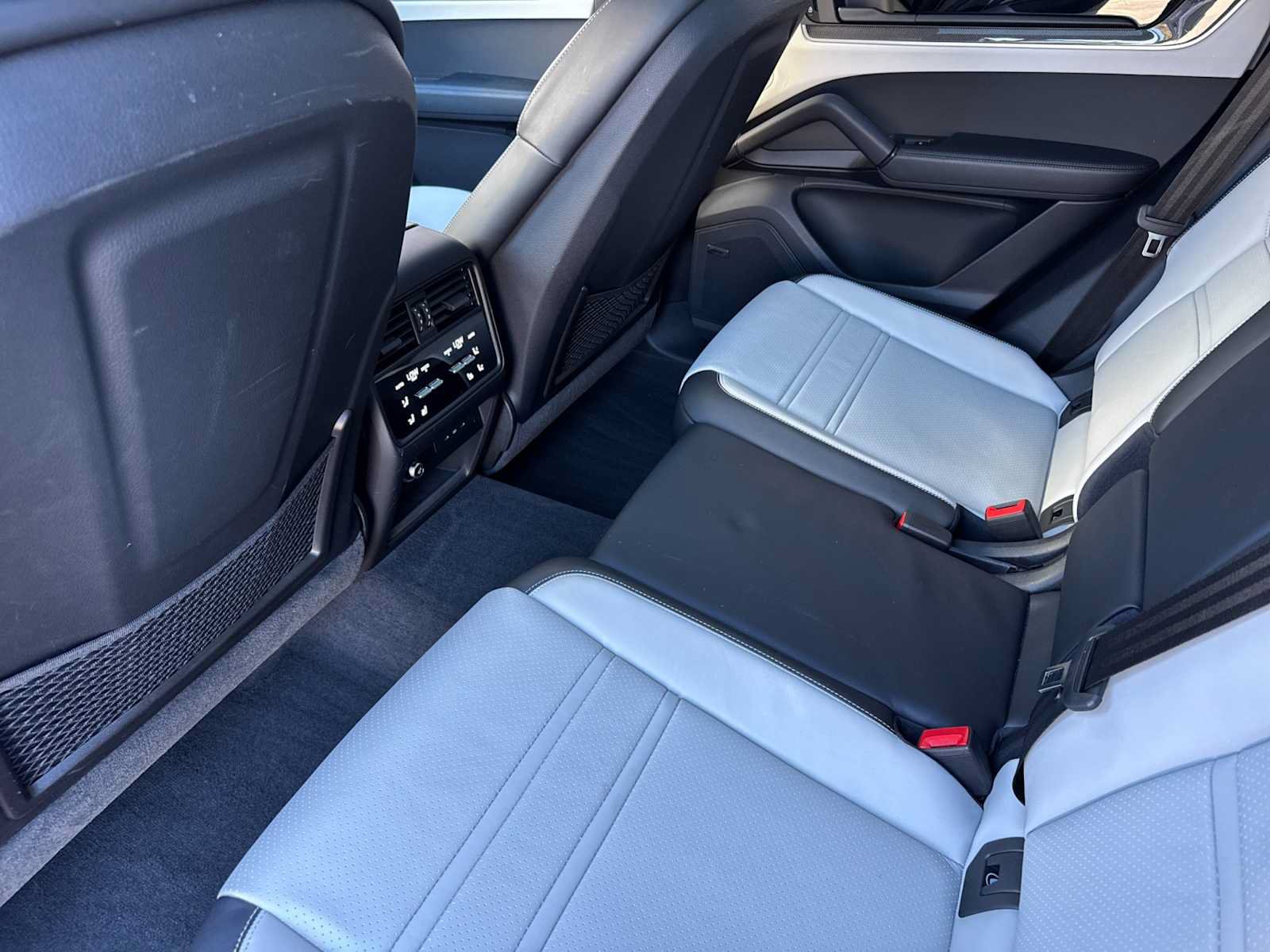 Certified 2025 Porsche Cayenne S AWD/4WD image 14