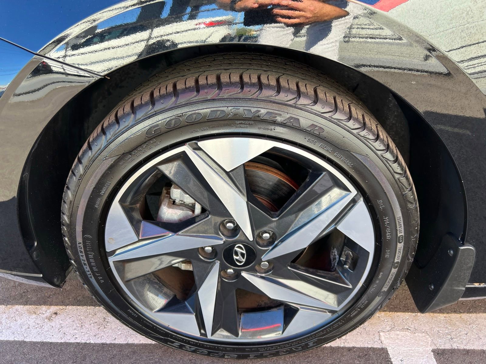 Used 2023 Hyundai Elantra Limited image 15