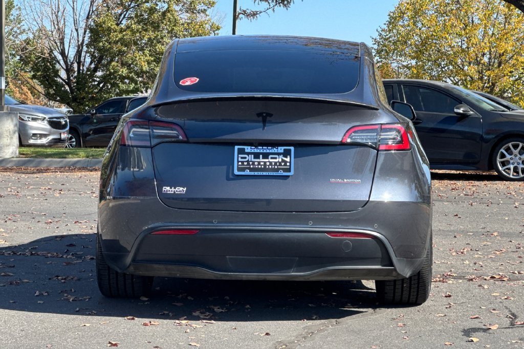 Used 2022 Tesla Model Y Performance AWD/4WD image 8