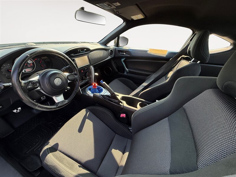 Used 2017 Toyota 86 RWD image 23