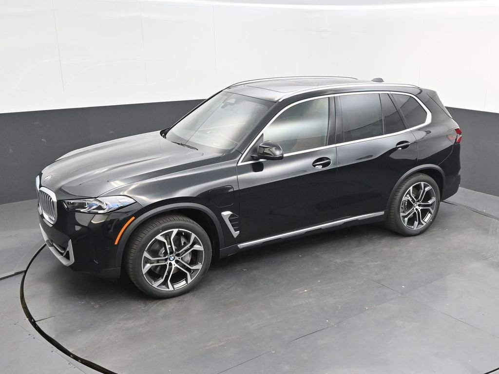 New 2026 BMW X5 xDrive50e w/ Premium Package AWD/4WD image 40