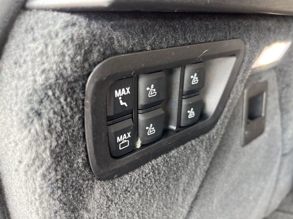Used 2021 BMW X7 M50i w/ Executive Package image 42