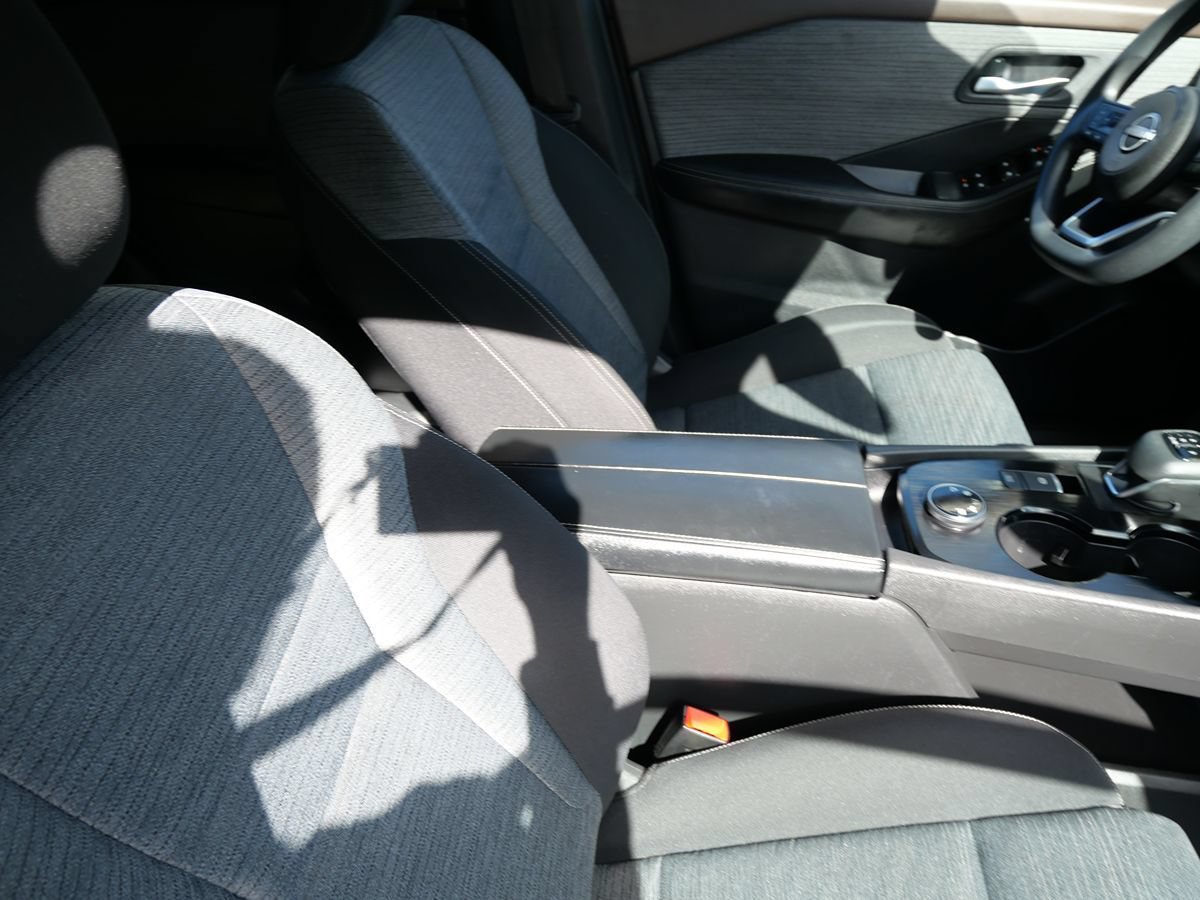 Used 2023 Nissan Rogue SV AWD/4WD image 29