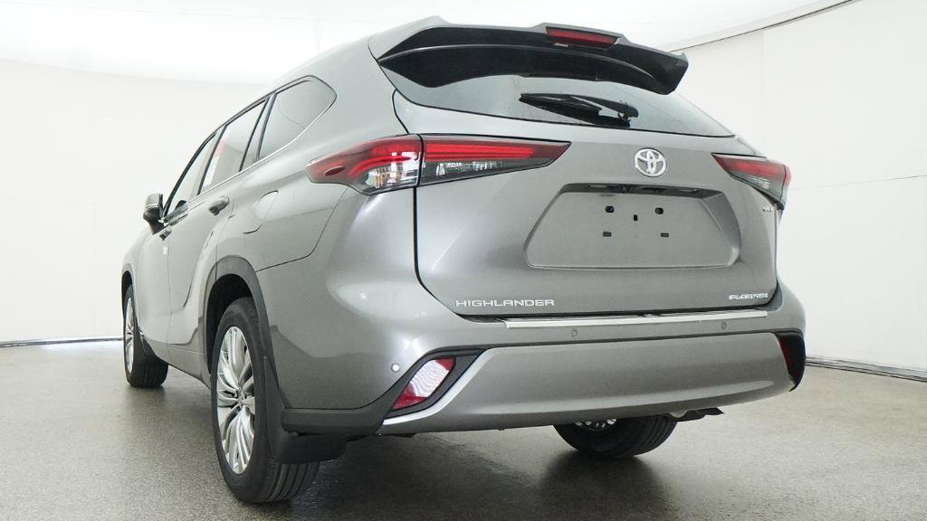 New 2026 Toyota Highlander Platinum image 14