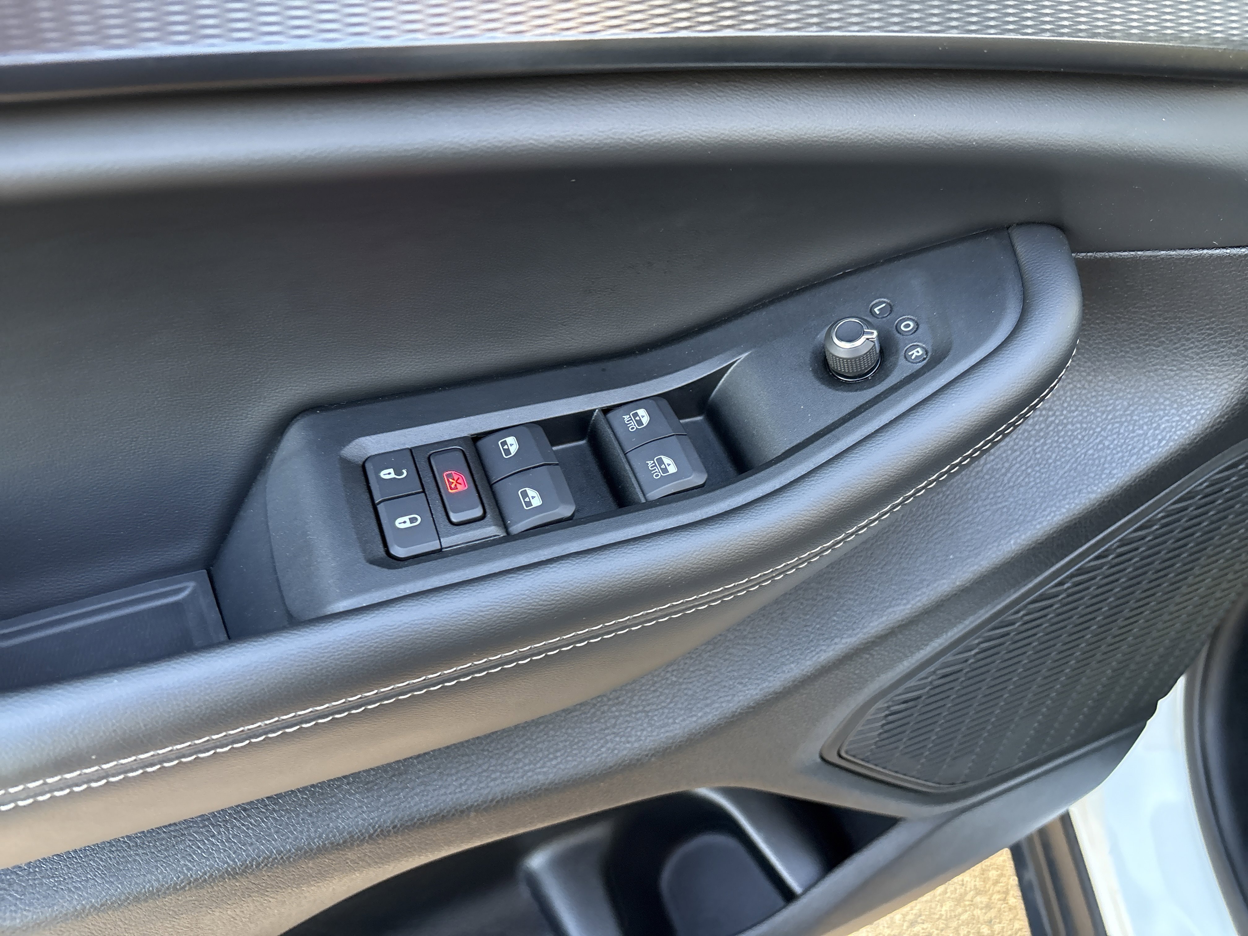 Certified 2025 Jeep Grand Cherokee Altitude AWD/4WD image 15