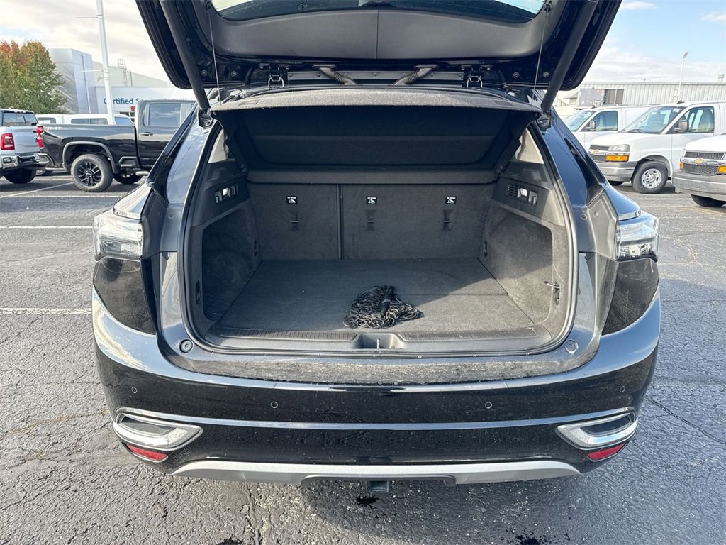 Used 2022 Buick Envision Avenir w/ Technology Package II image 24