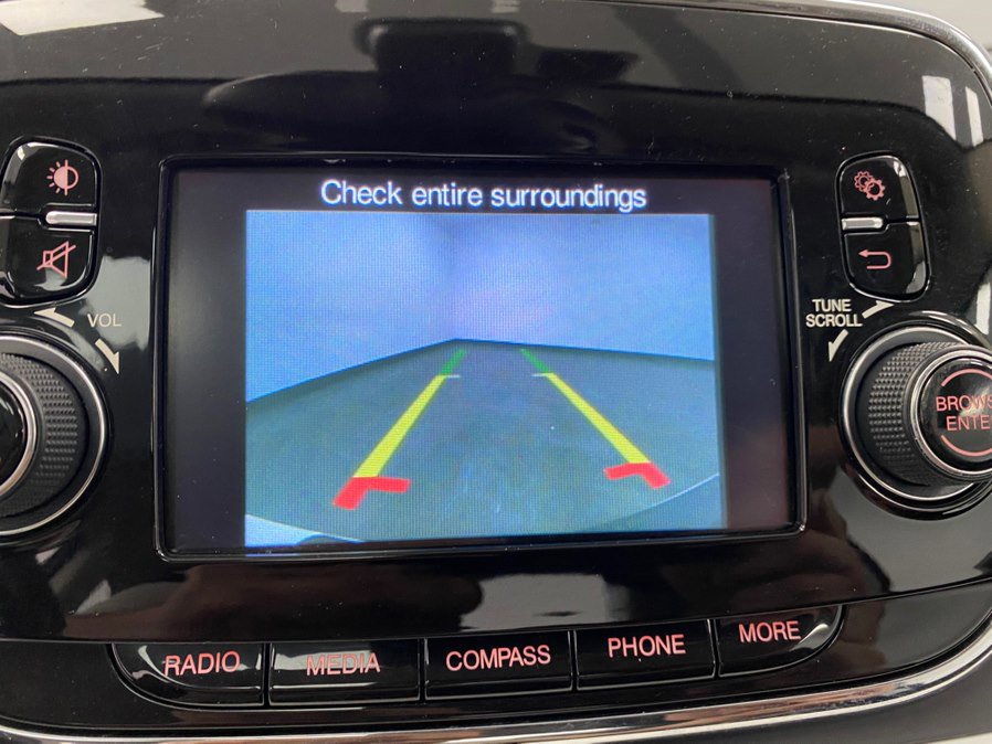 Used 2018 FIAT 500 Lounge image 32