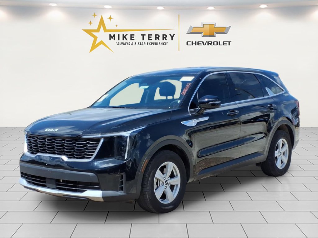 Used 2025 Kia Sorento LX