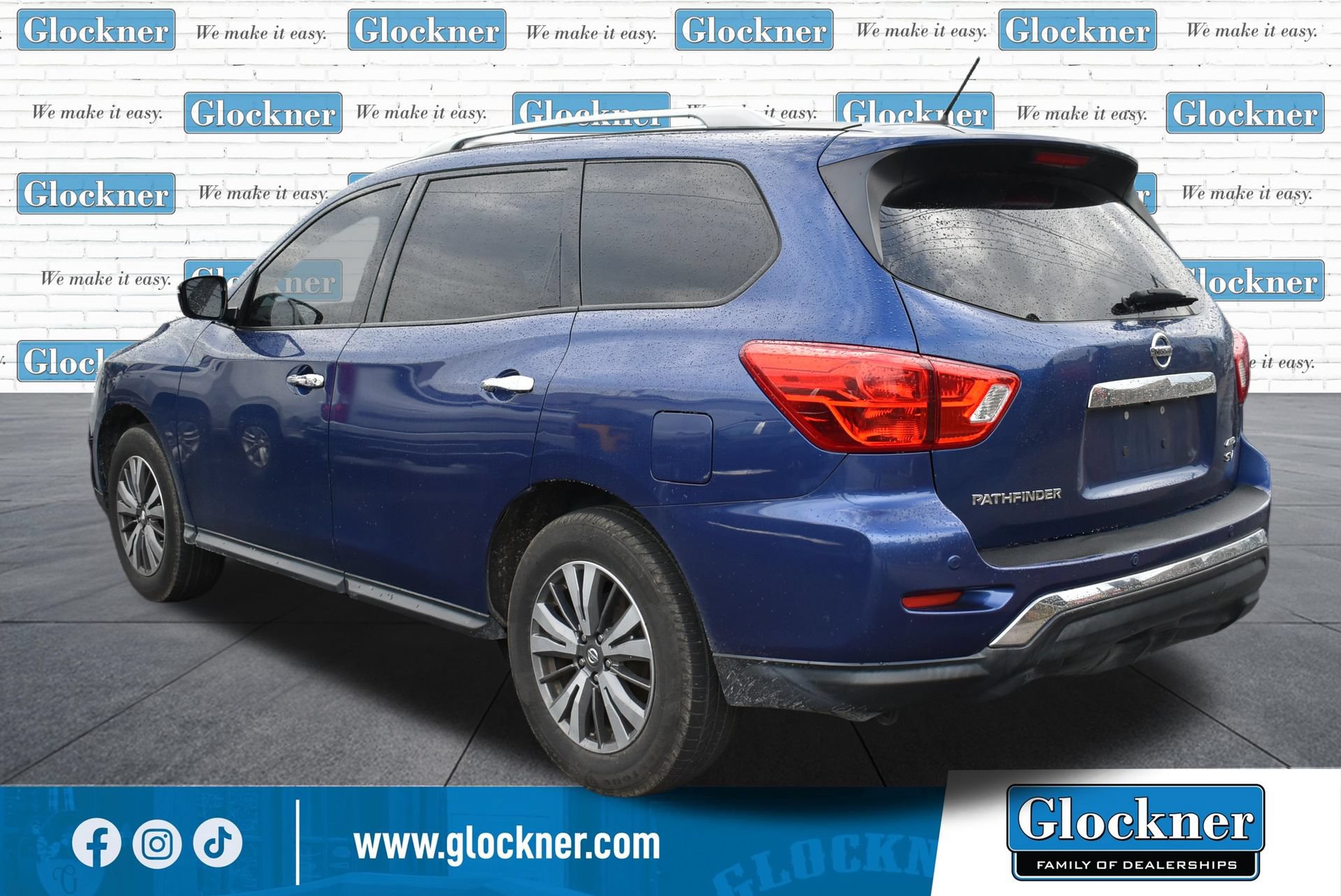Used 2017 Nissan Pathfinder SV AWD/4WD image 7