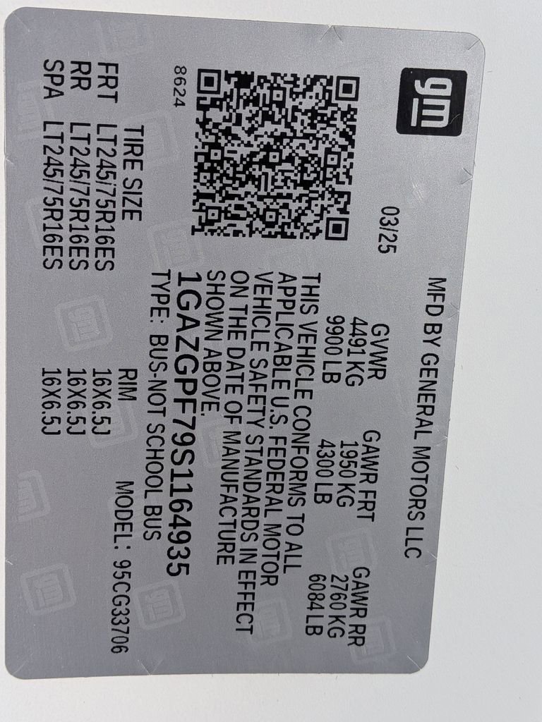 Used 2025 Chevrolet Express 3500 LT w/ LT Preferred Equipment Group RWD image 24