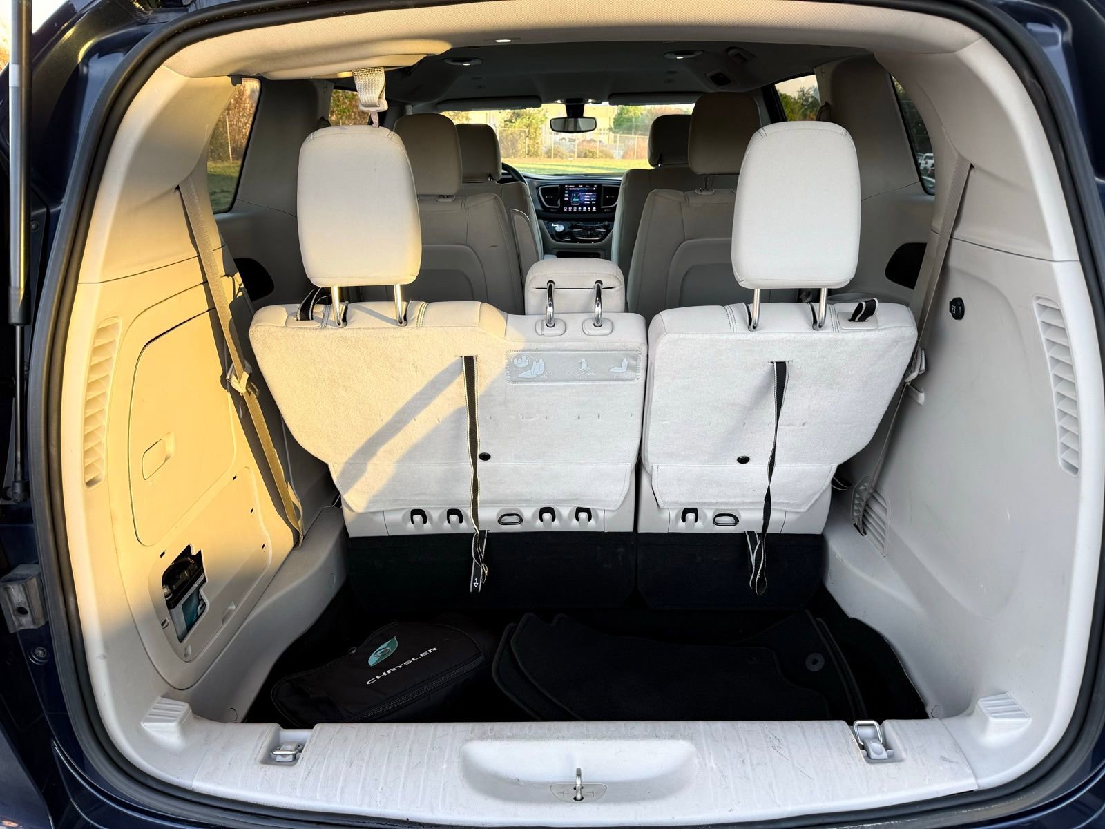 Used 2018 Chrysler Pacifica Touring Plus image 47