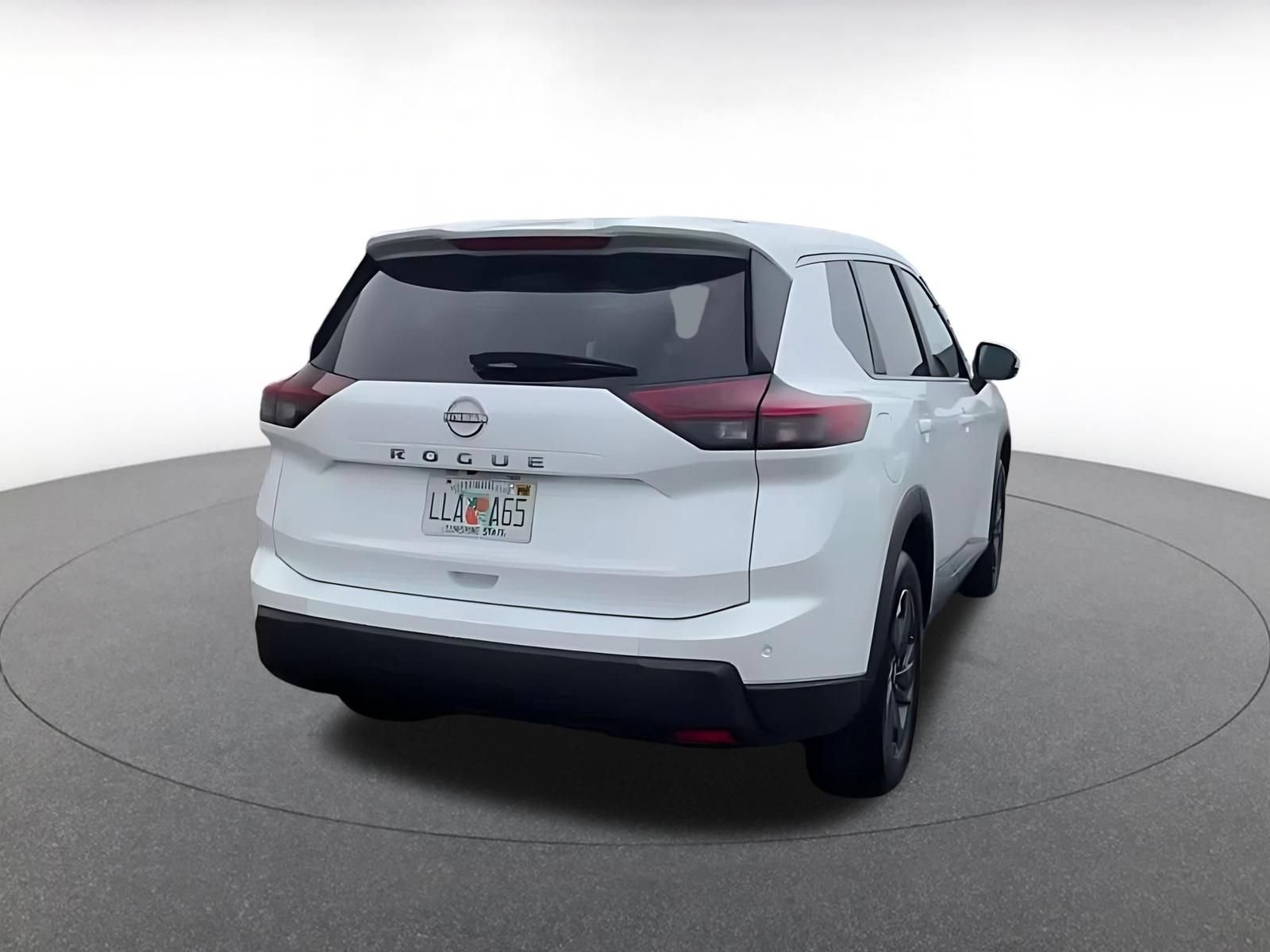 Used 2025 Nissan Rogue SV FWD image 15