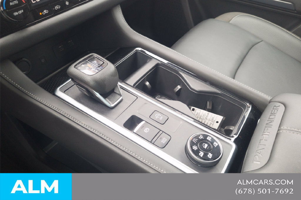 Used 2025 Nissan Pathfinder SL AWD/4WD image 27