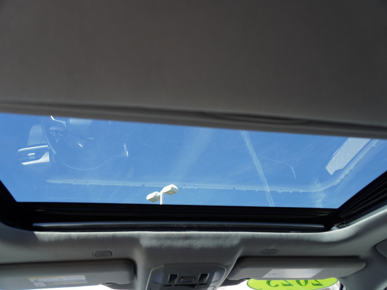 Used 2023 Toyota Highlander XLE image 16