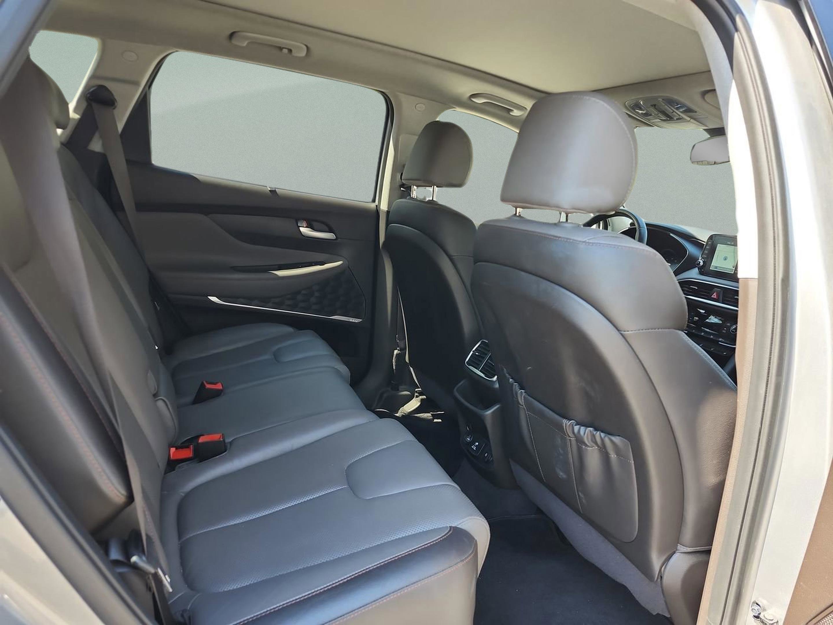 Used 2020 Hyundai Santa Fe Limited image 18