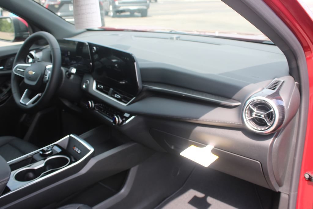 New 2027 Chevrolet Equinox LT w/ Convenience Package II FWD image 30