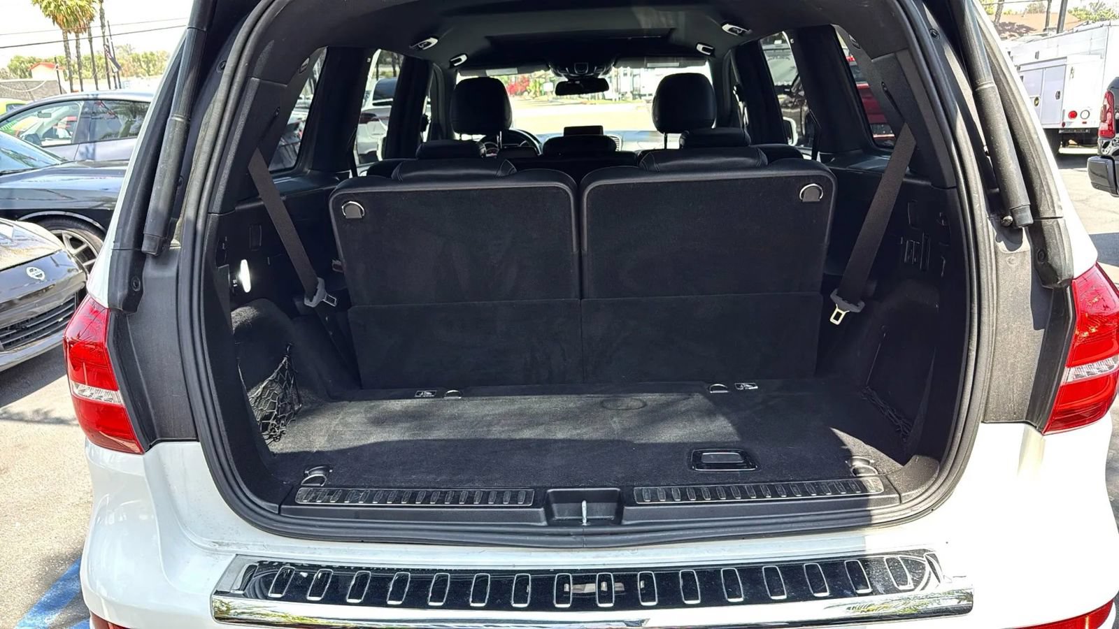 Used 2018 Mercedes-Benz GLS 450 4MATIC w/ Premium Package image 21