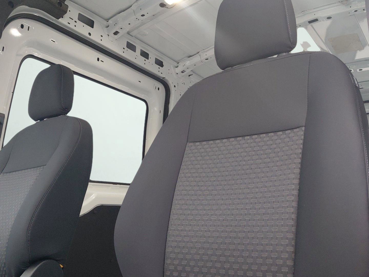 New 2023 Ford E-Transit Medium Roof image 9