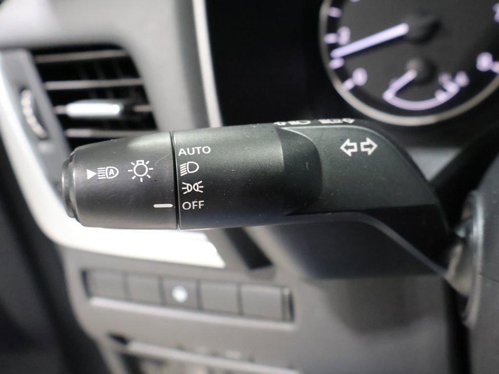 Used 2024 Nissan Rogue SV FWD image 36