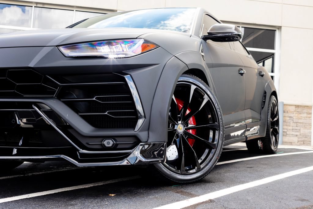 Used 2022 Lamborghini Urus AWD/4WD image 2