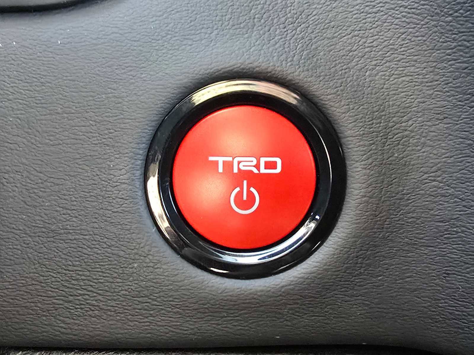 Certified 2026 Toyota Sequoia Platinum w/ TRD Off-Road Package AWD/4WD image 38