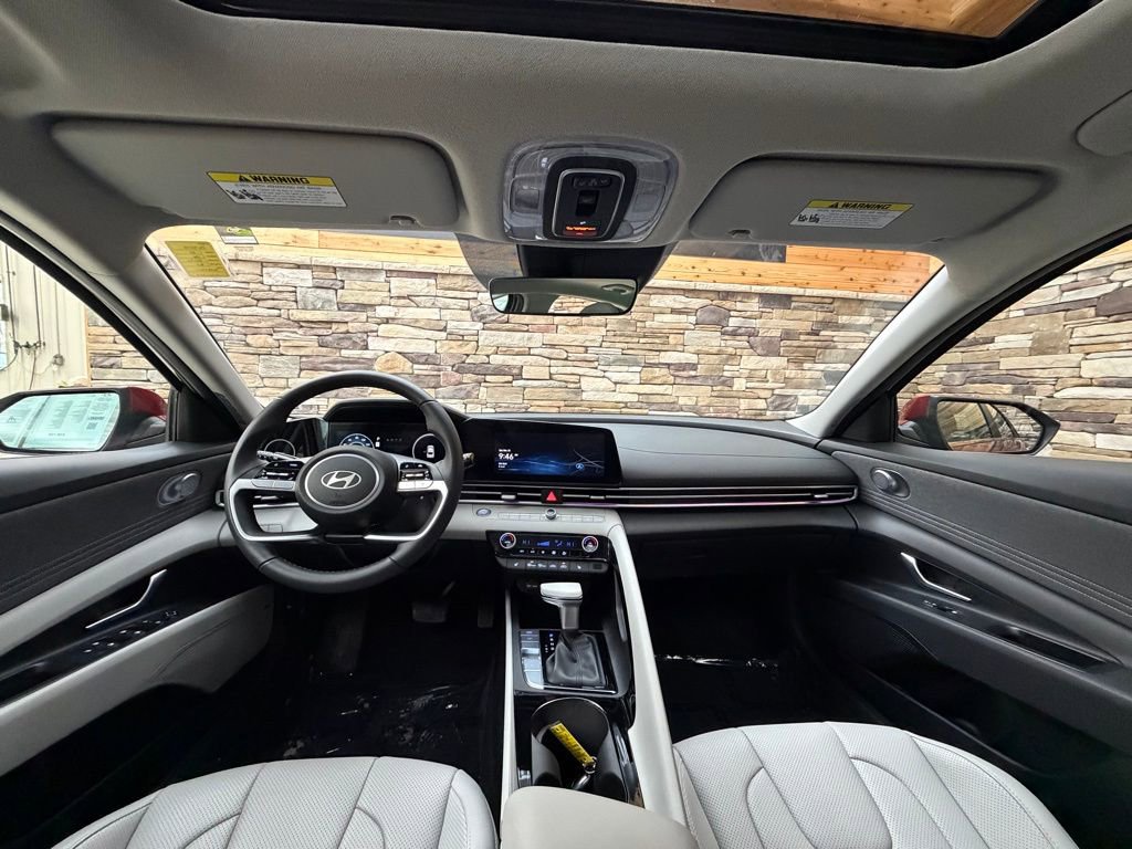 Certified 2025 Hyundai Elantra Limited w/ Cargo Package image 16