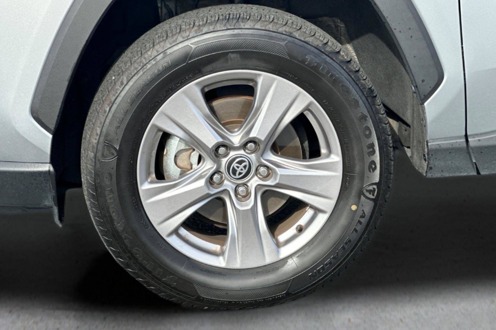 Used 2025 Toyota RAV4 XLE FWD image 24