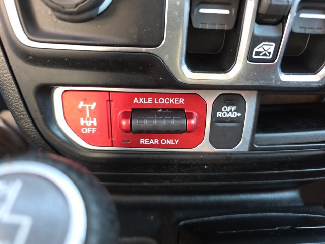 Used 2022 Jeep Gladiator Mojave AWD/4WD image 8