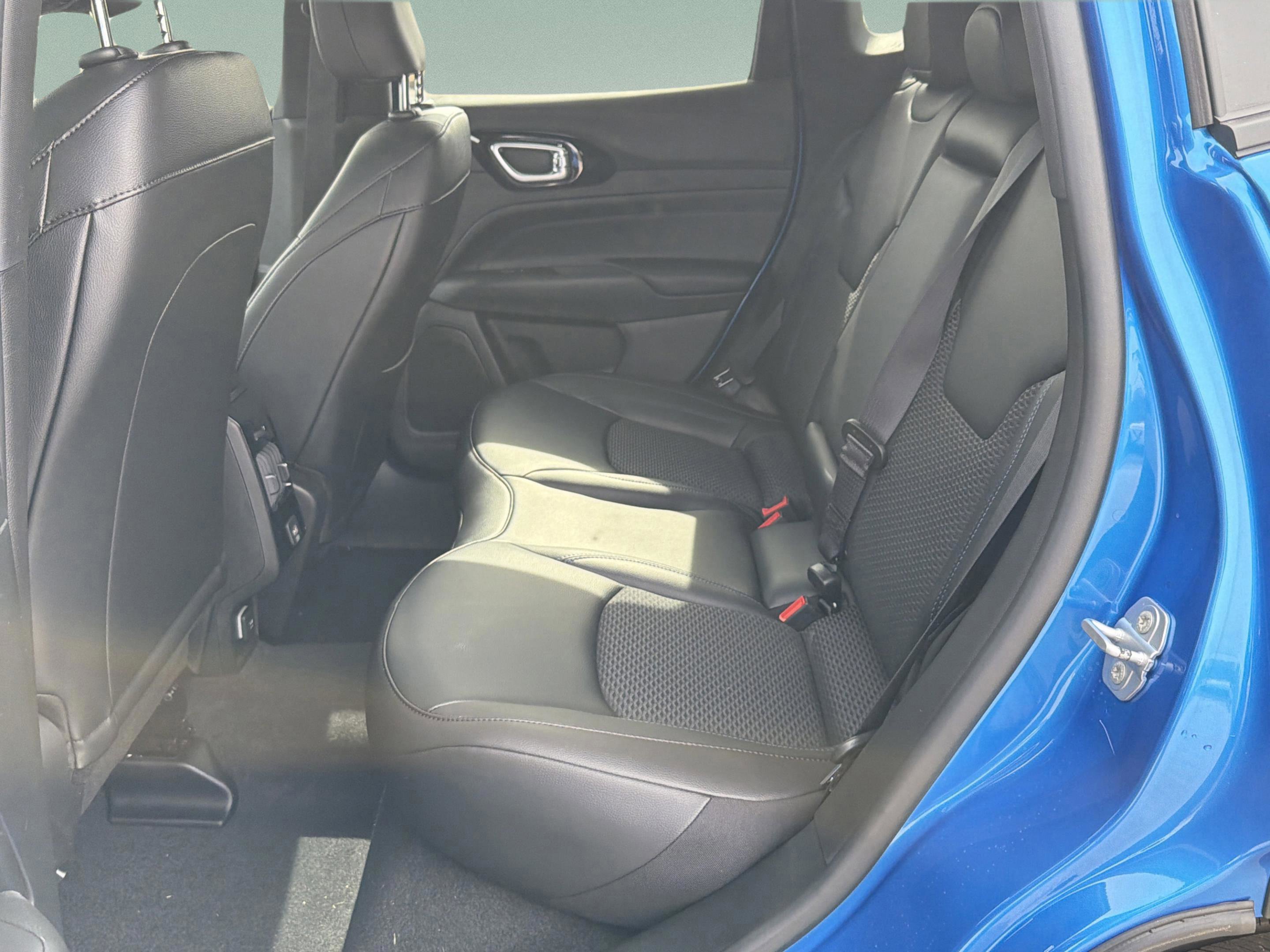 New 2026 Jeep Compass Latitude AWD/4WD image 23