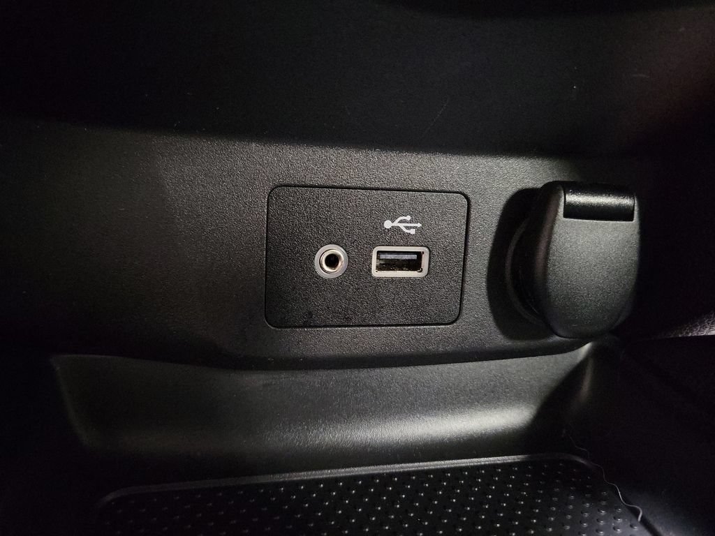 Used 2020 Nissan Rogue S AWD/4WD image 17