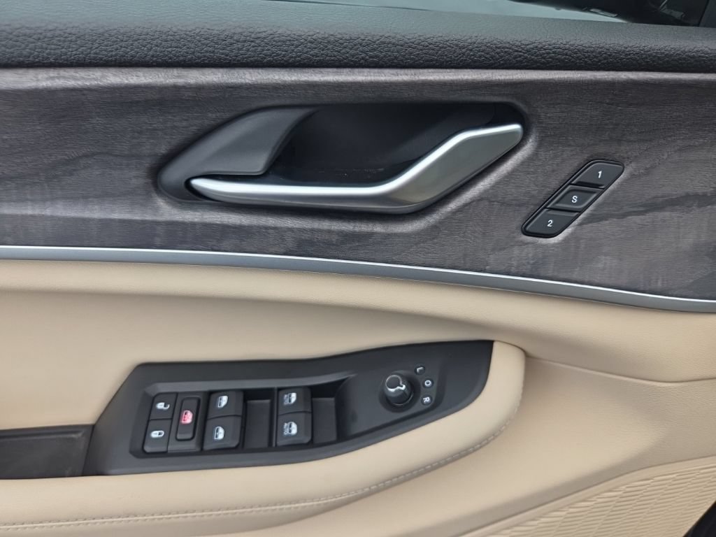Used 2024 Jeep Grand Cherokee Limited AWD/4WD image 29