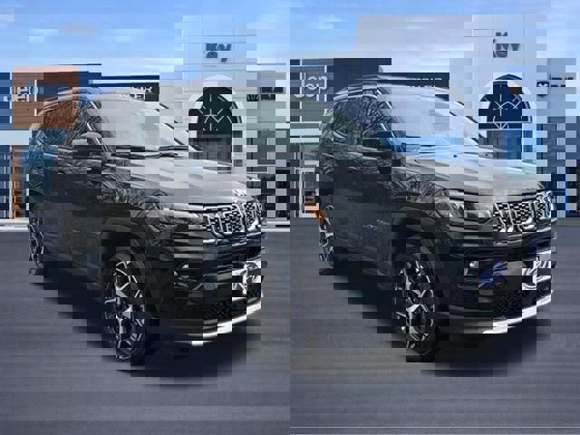 Used 2025 Jeep Compass Limited image 10