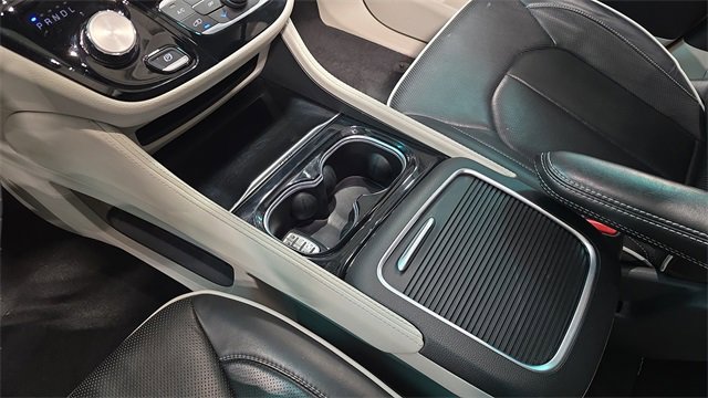Used 2024 Chrysler Pacifica Limited image 21