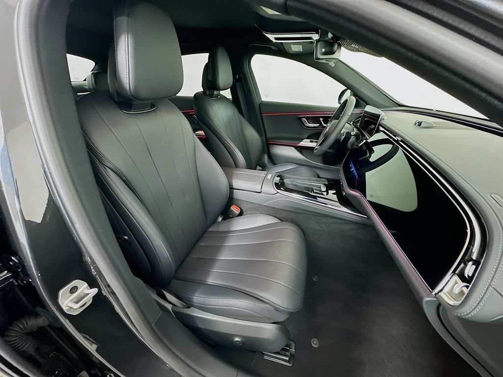 Used 2025 Mercedes-Benz E 350 Sedan image 29