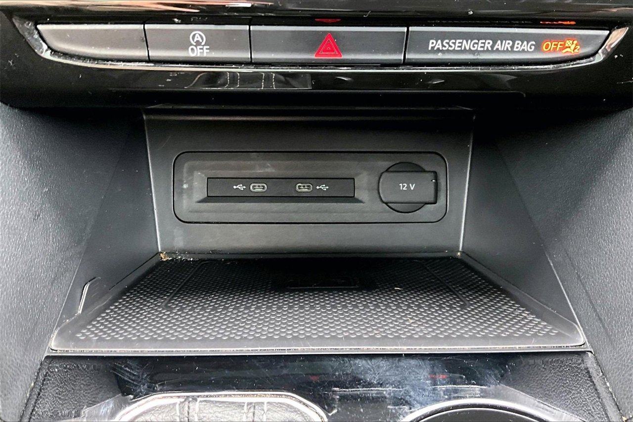 Used 2022 Volkswagen Atlas Cross Sport SE image 17