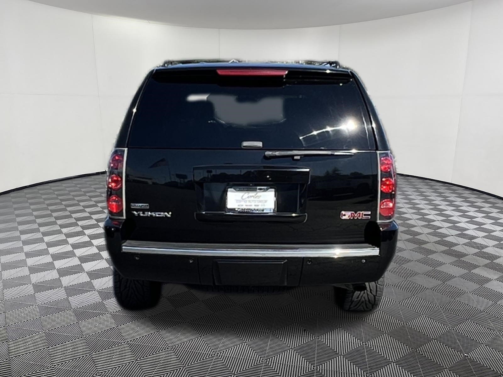 Used 2010 GMC Yukon Denali AWD/4WD image 5