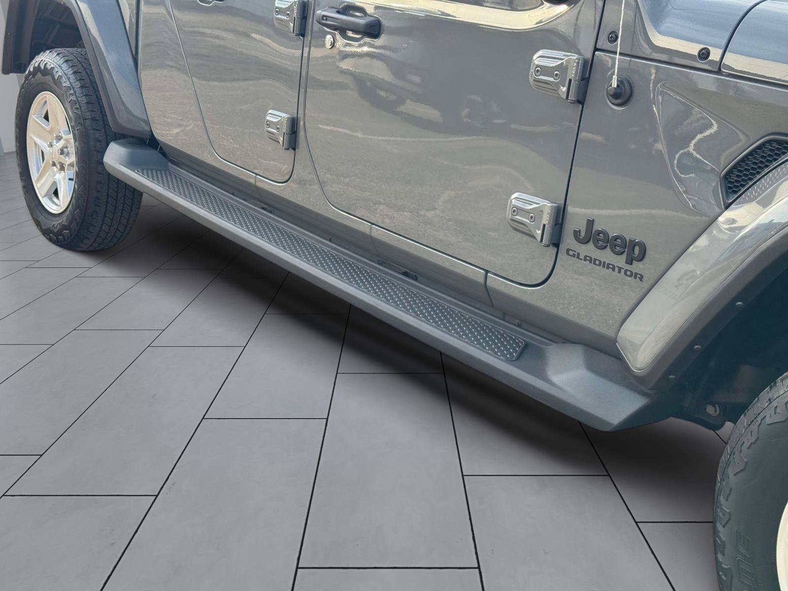 Used 2022 Jeep Gladiator Sport image 8