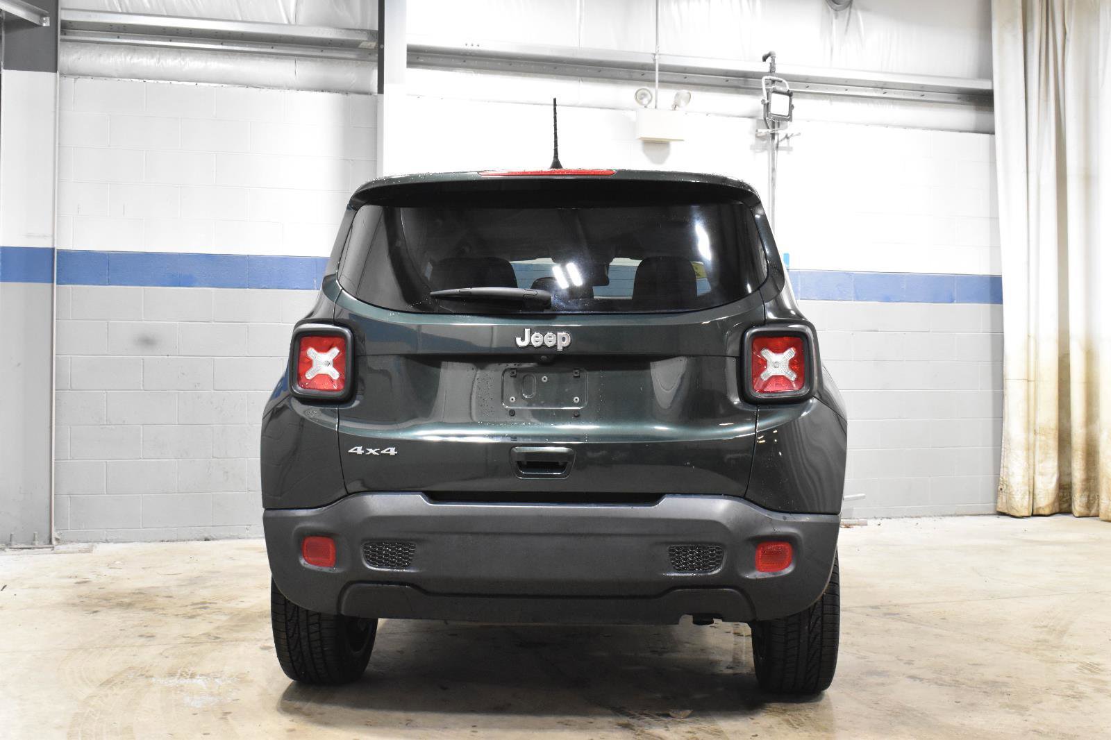 Used 2021 Jeep Renegade Sport image 23