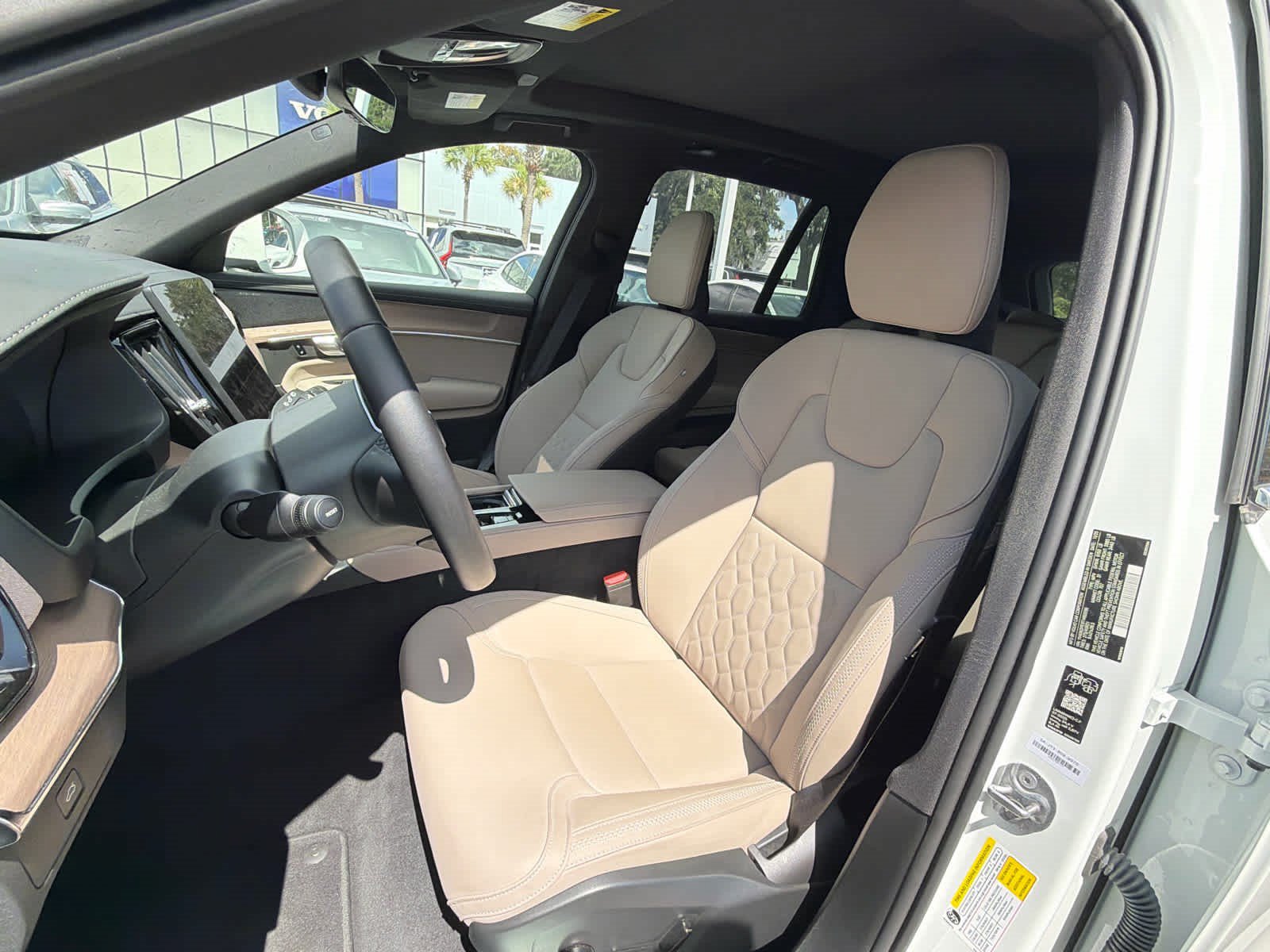 Certified 2026 Volvo XC90 B6 Plus AWD/4WD image 26