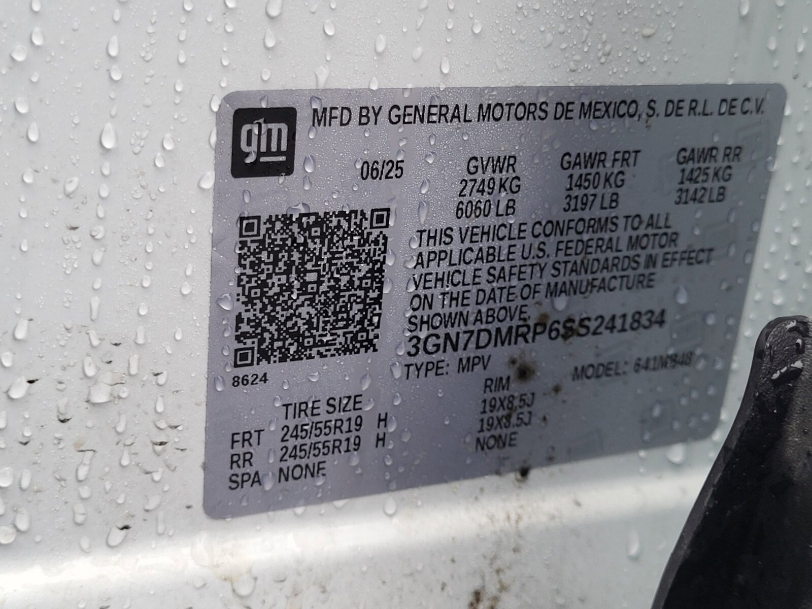 Used 2025 Chevrolet Equinox EV LT FWD image 32