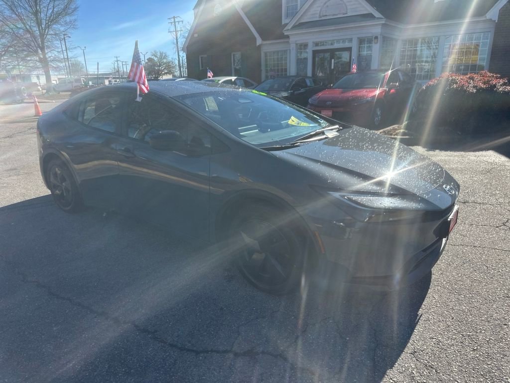 Used 2023 Toyota Prius LE image 30