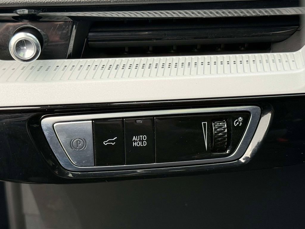 Used 2025 Cadillac Optiq Luxury 2 w/ LPO, Floor Liner Package AWD/4WD image 27