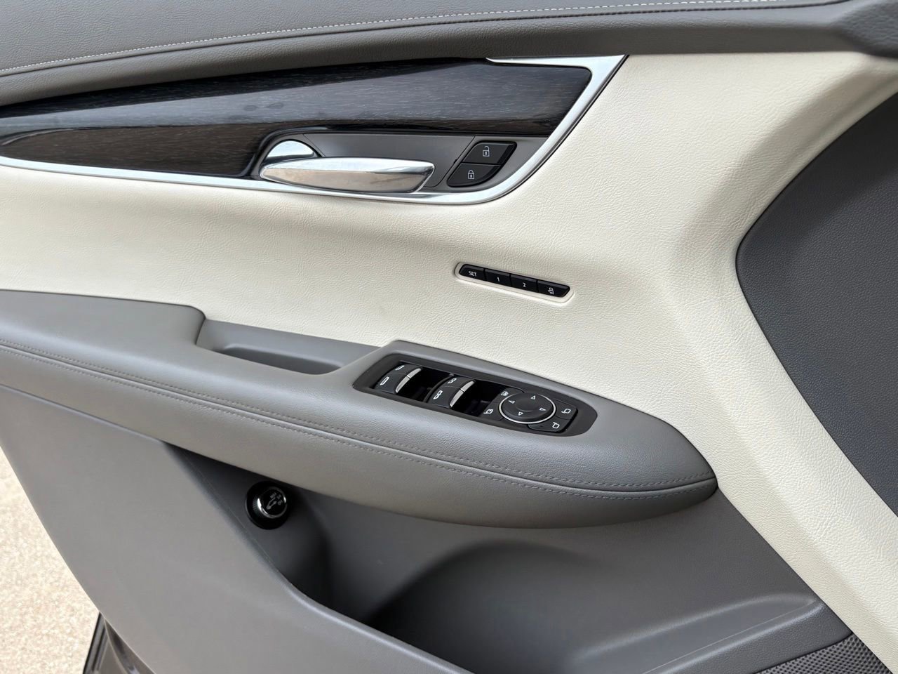 Used 2020 Cadillac XT6 Premium Luxury FWD image 28