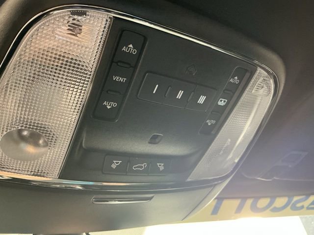 Used 2020 Jeep Grand Cherokee High Altitude AWD/4WD image 31
