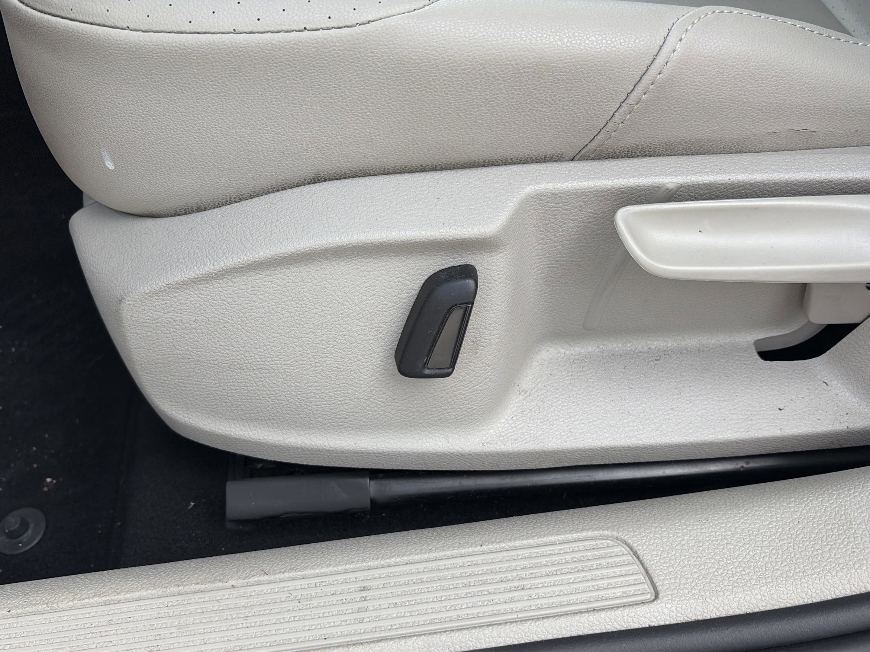 Used 2015 Volkswagen Golf TDI S image 19