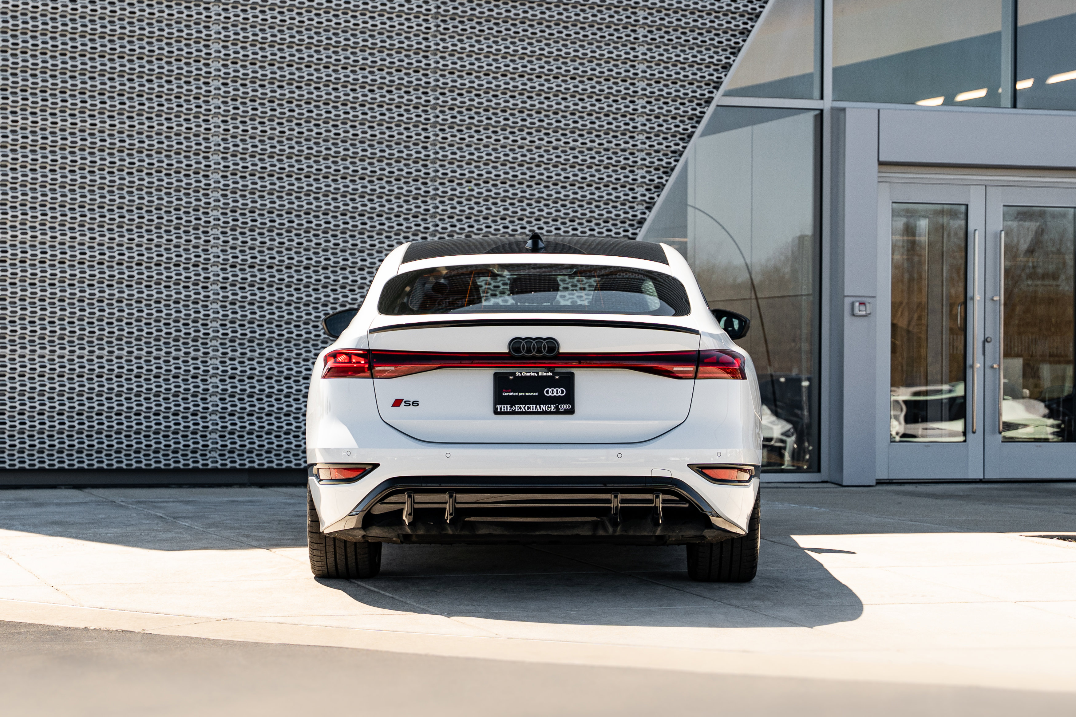 Certified 2025 Audi S6 e-tron Prestige w/ 21" Black Optic Package image 35