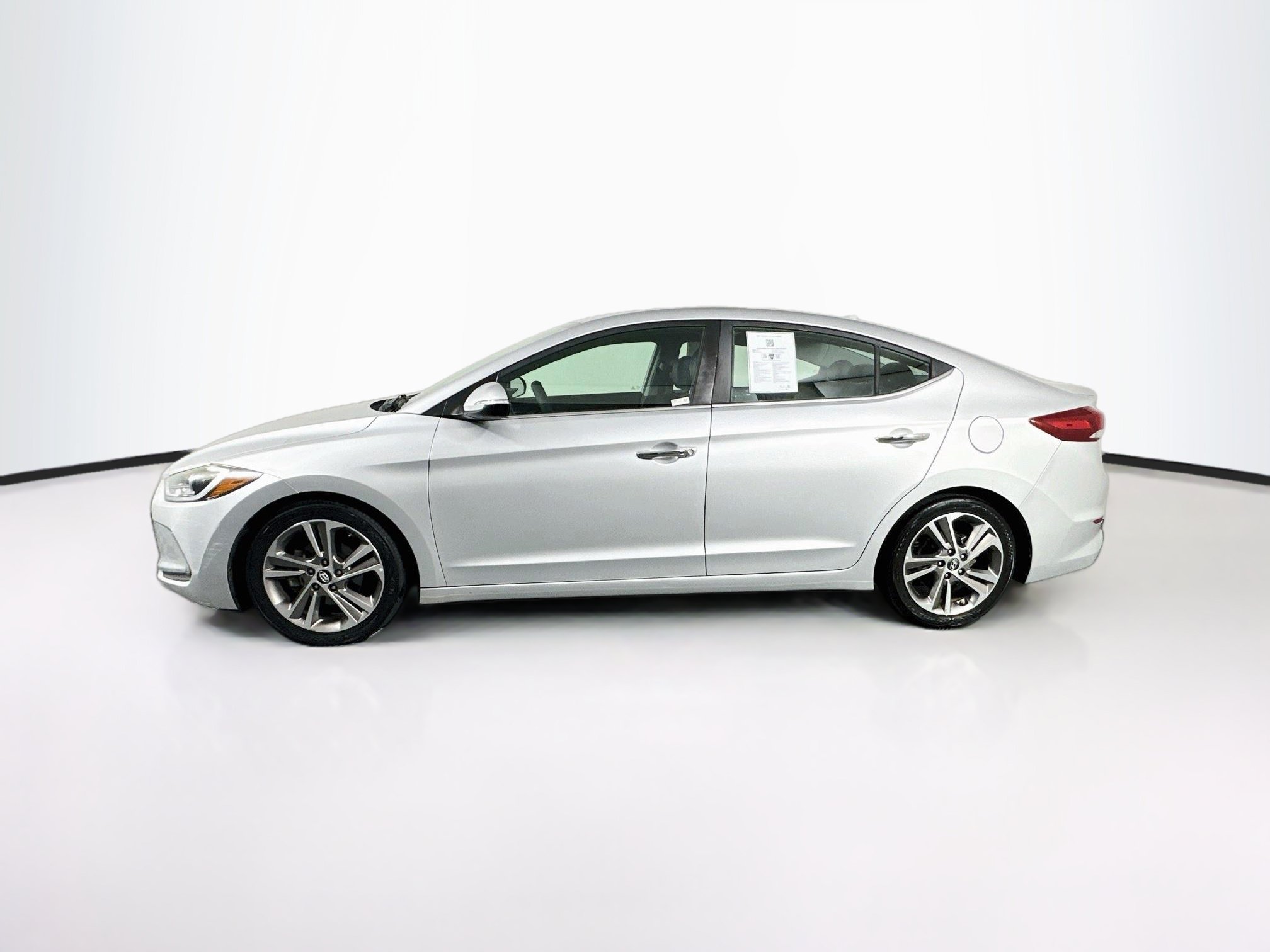 Used 2017 Hyundai Elantra Limited FWD image 4